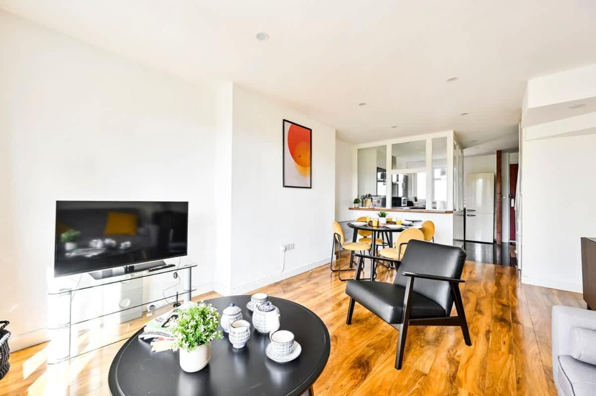 Spacious 2 Bed Duplex - Zone 1 - Workspace Appartamento Londra